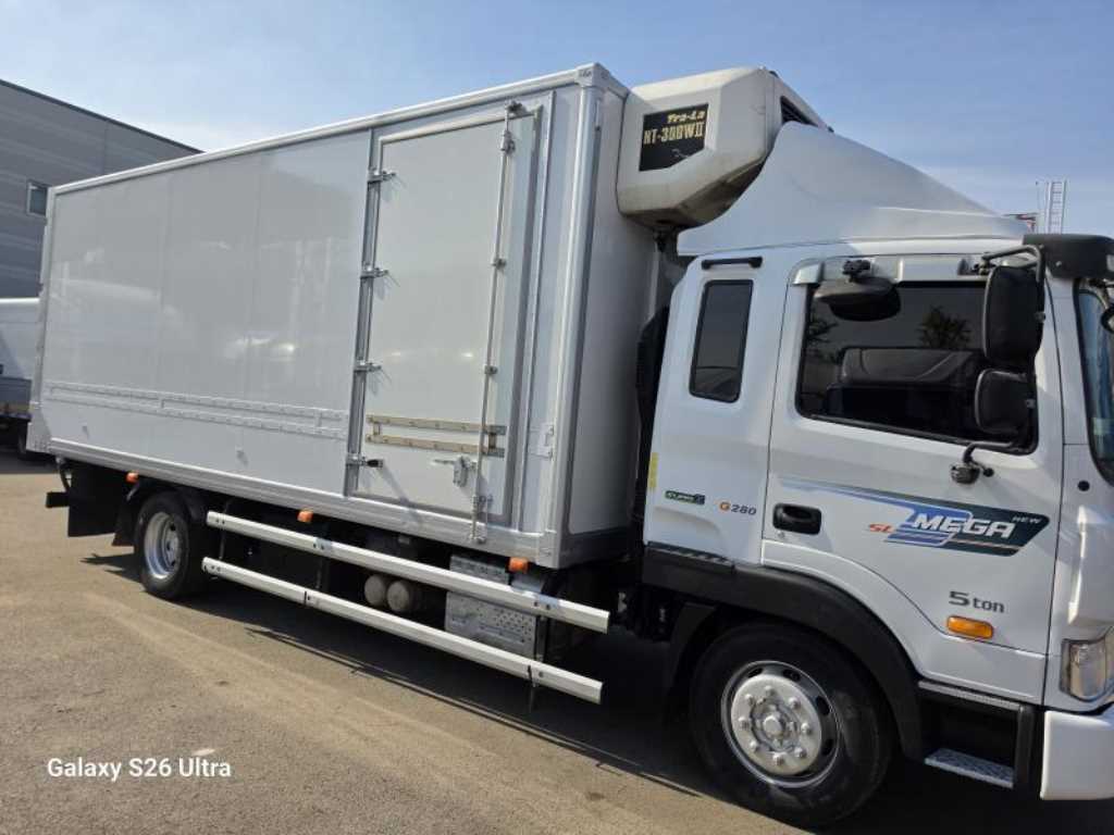 현대 메가트럭 5톤 냉동탑 2017년식 주행 588,577km 중고 화물차 상세 이미지 5