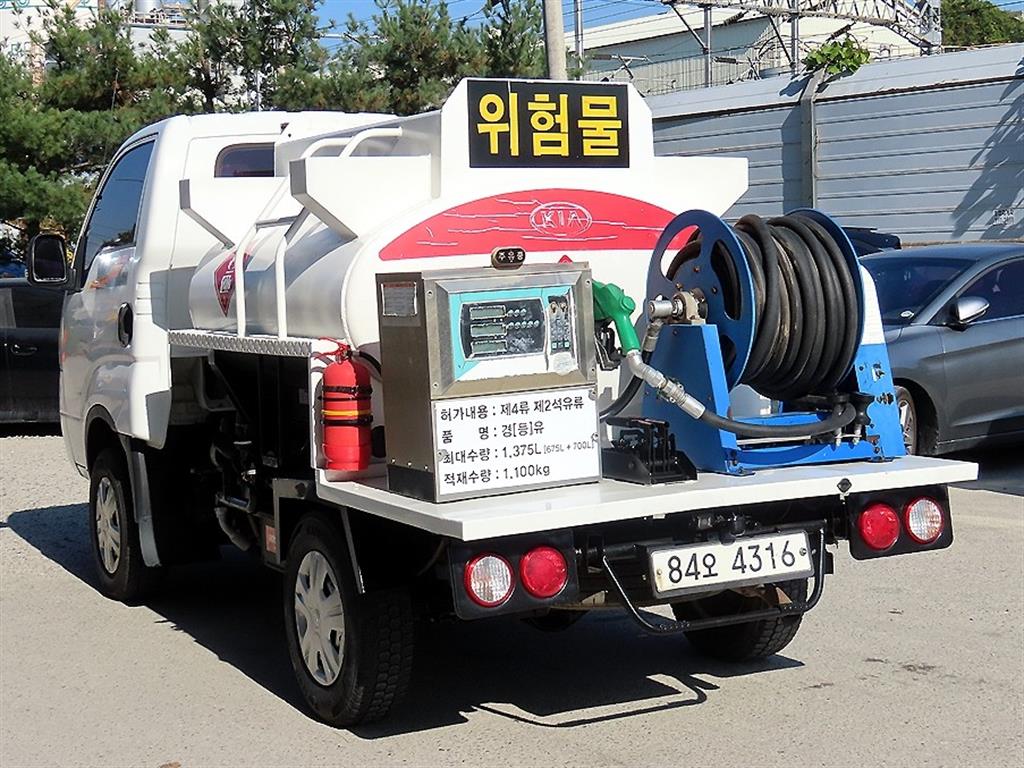 기아 봉고3 1톤 4WD 홈로리 2018년식 주행 120,881km 중고 화물차 홈/탱크로리 대표 이미지