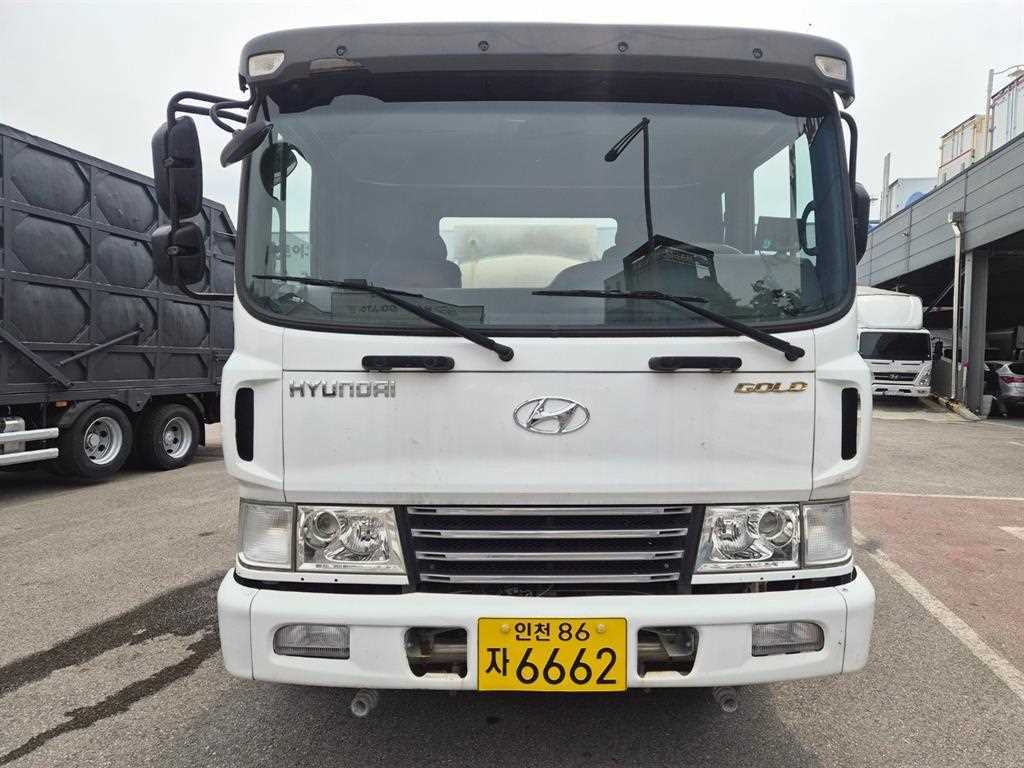 현대 메가트럭 5톤 6000리터 살수차 2012년식 주행 220,770km 중고 화물차 상세 이미지 2