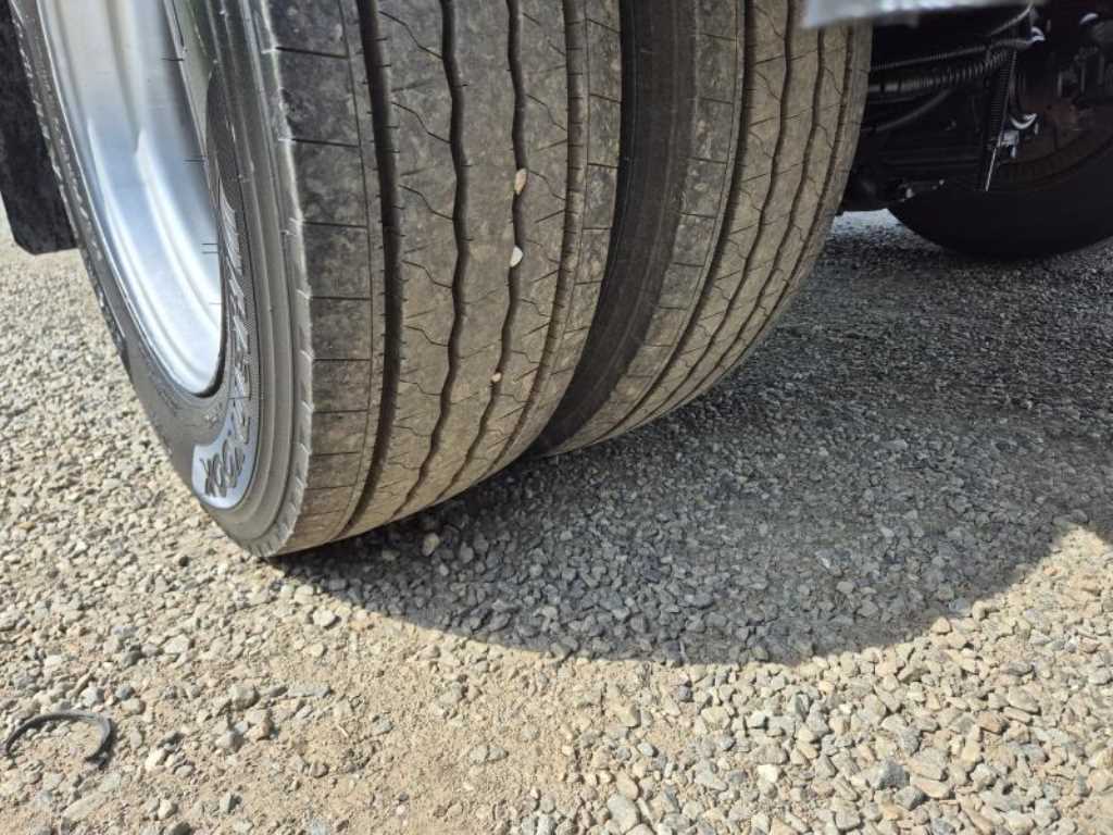 현대 메가트럭 5톤 익스탑 2013년식 주행 47,545km 중고 화물차 상세 이미지 11