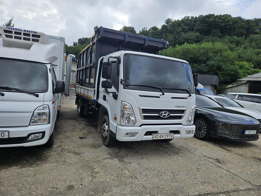 3.5톤 히아브6000XGR 집게차 2023년형 주행 17,944km 중고 화물차 대표 이미지