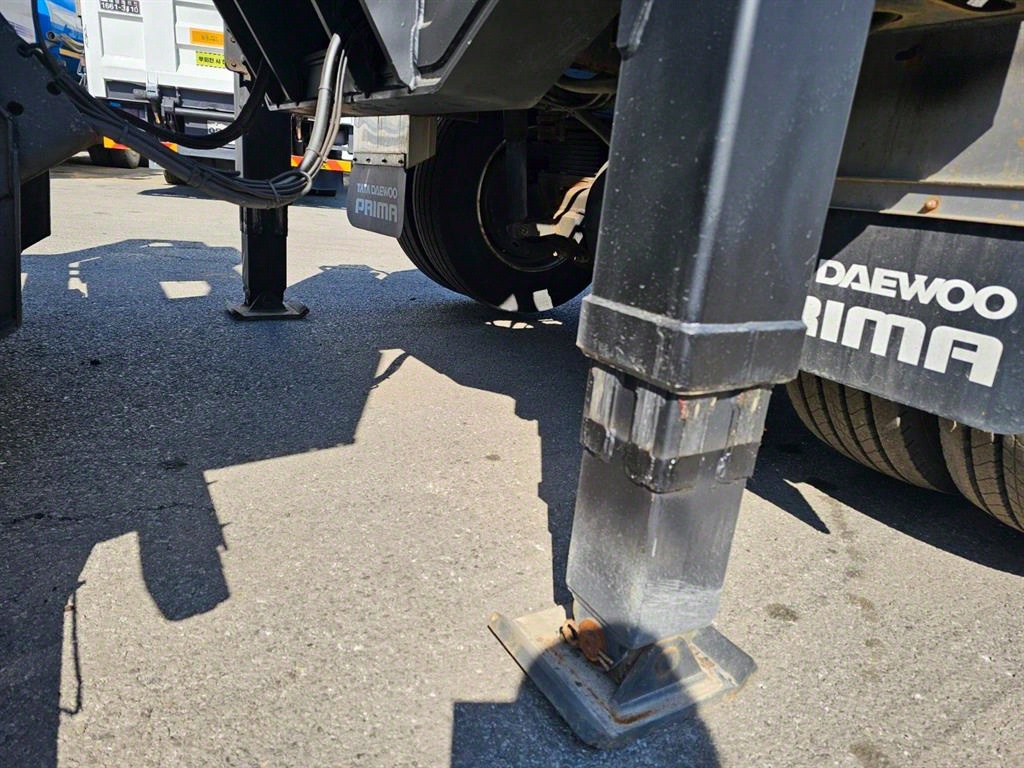 대우 9.5톤 셀프로더 2019년식 주행 4,020km 중고 화물차 상세 이미지 11