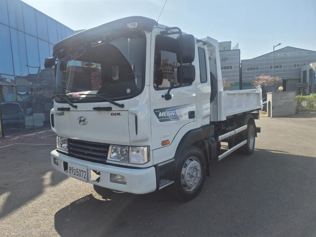 현대 메가트럭 5톤 정품 덤프 2015년식 중고 화물차 2015-10 주행 149,184km 대표 이미지