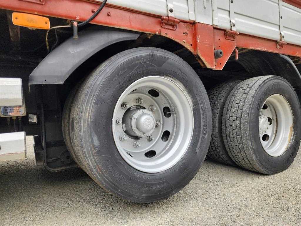 현대 메가트럭 5톤 7미터 앞축 집게차 2018년식 주행 371,271km 중고 화물차 상세 이미지 8
