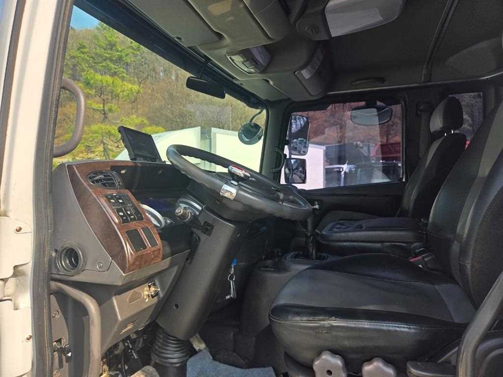 현대 메가트럭 5톤 집게차 2018년식 주행 217,745km 중고 화물차 상세 이미지 10