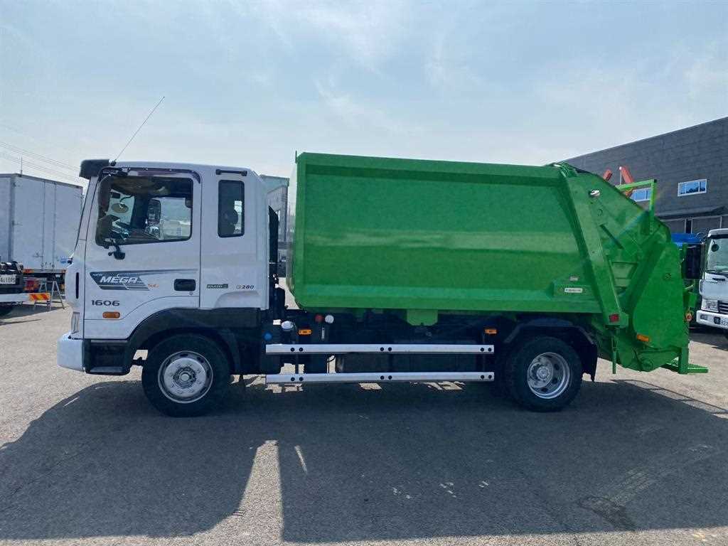 현대 메가트럭 5톤 압착식 진개차 2018년식 주행 179,964km 중고 화물차 상세 이미지 4