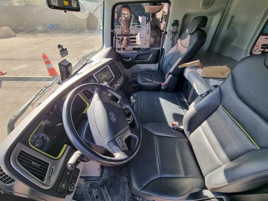현대 파비스 5톤 광림 2307 헬기탑 카고크레인 2023년식 주행 7,366km 중고 화물차 상세 이미지 15