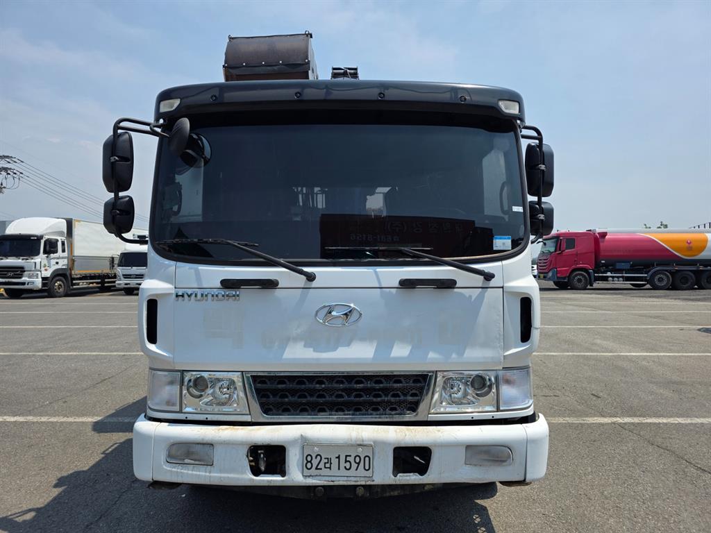 2017년식 주행 153,366km 현대 메가트럭 5톤 동양 2217 카고크레인 중고 화물차 상세 이미지 2