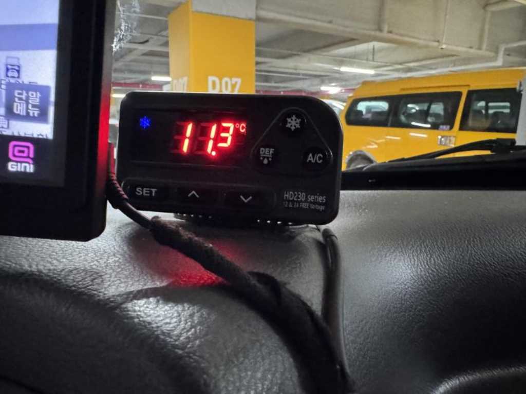 기아 봉고3 1톤 하이냉동탑 수동 2018년식 주행 108,999km 중고 트럭 상세 이미지 10