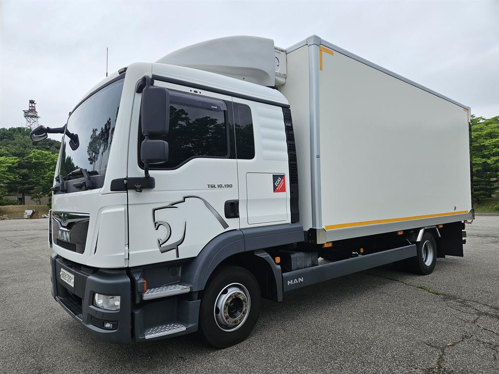 만트럭 TGL 190 3.5톤 광폭 냉동탑 2020년식 주행 340,401km 중고 화물차 상세 이미지 2