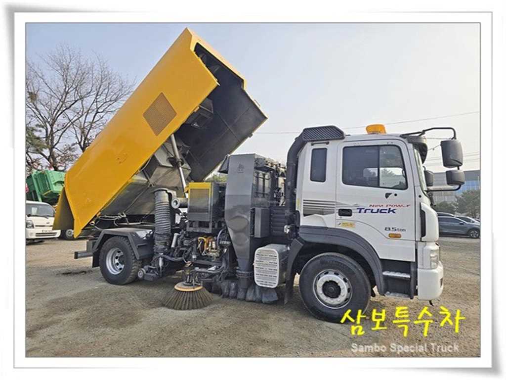 현대 8.5톤 신정 노면청소차 2015년식 중고 화물차 그 밖에 2015-02 주행 90,021km 상세 이미지 5