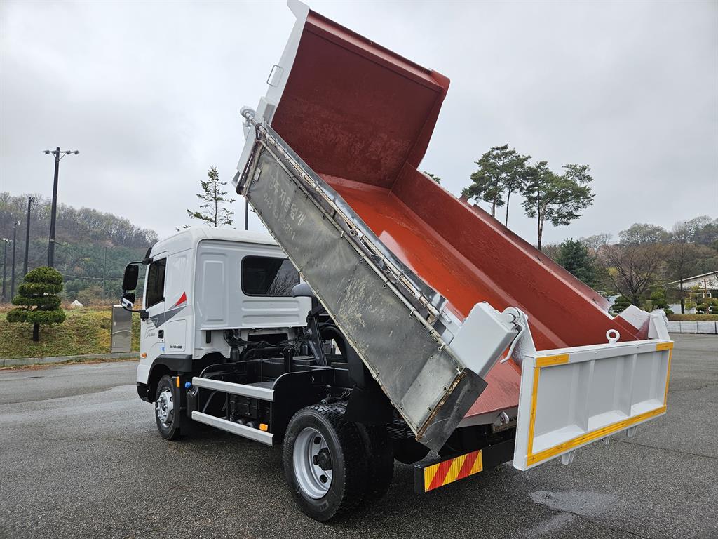 현대 파비스 5.5톤 정품덤프 2023년식 주행 27,240km 중고 트럭 상세 이미지 9