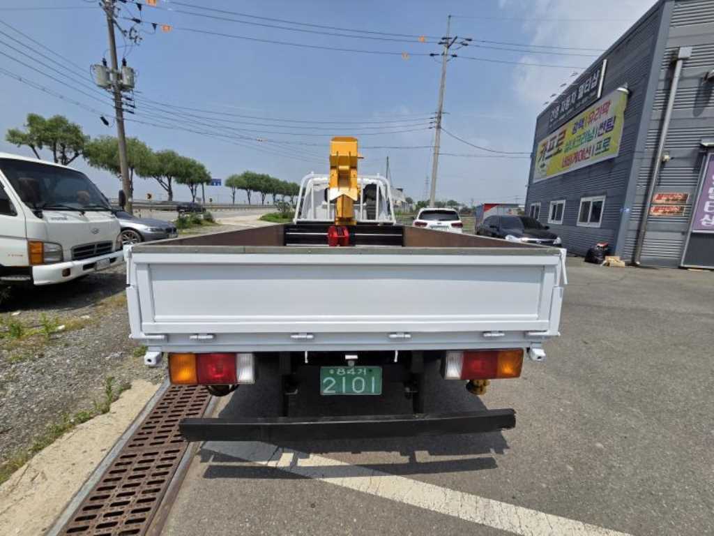 2.5톤 DPF 장착 카고크레인 2006년식 주행 2,028km 중고 화물차 상세 이미지 4