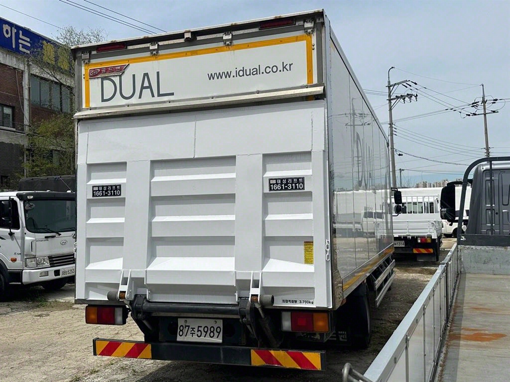현대 메가트럭 5톤 하이내장 익스탑 파워게이트 2021년식 중고 화물차 2021-01 주행 144,685km 상세 이미지 4