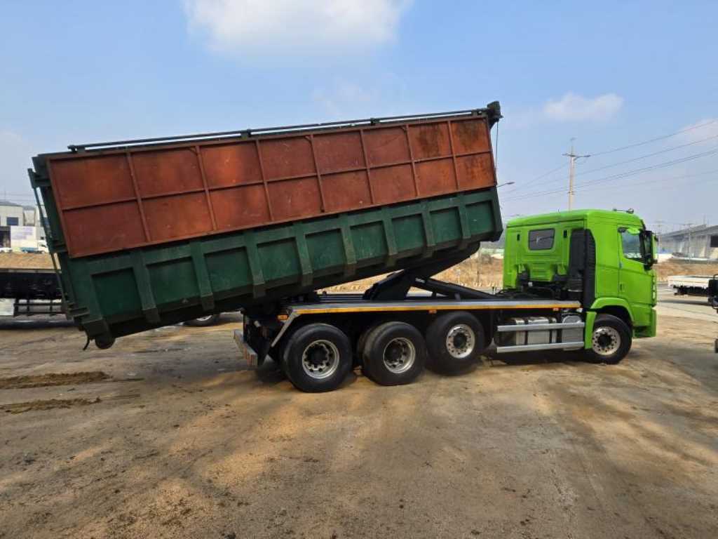 현대 트라고 24톤 원쓰리 프리미엄 암롤트럭 2020년식 주행 83,904km 중고 화물차 상세 이미지 3