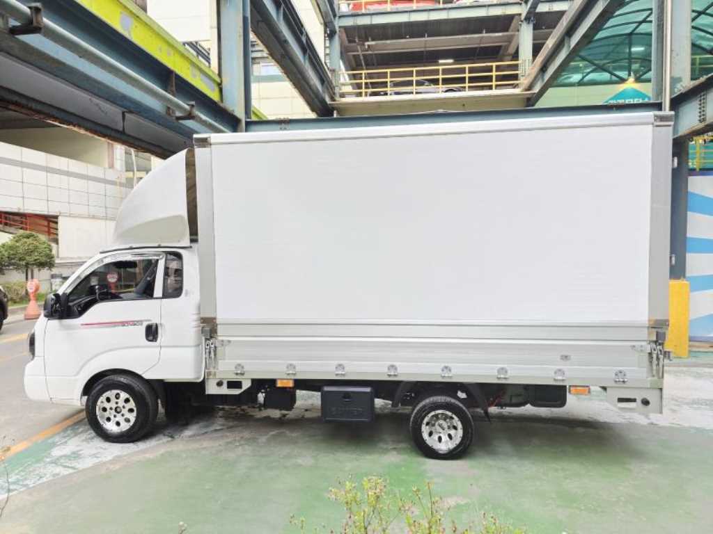 기아 봉고3 1톤 LPG 전동식 윙바디 2024년식 주행 132,036km 중고 화물차 상세 이미지 3