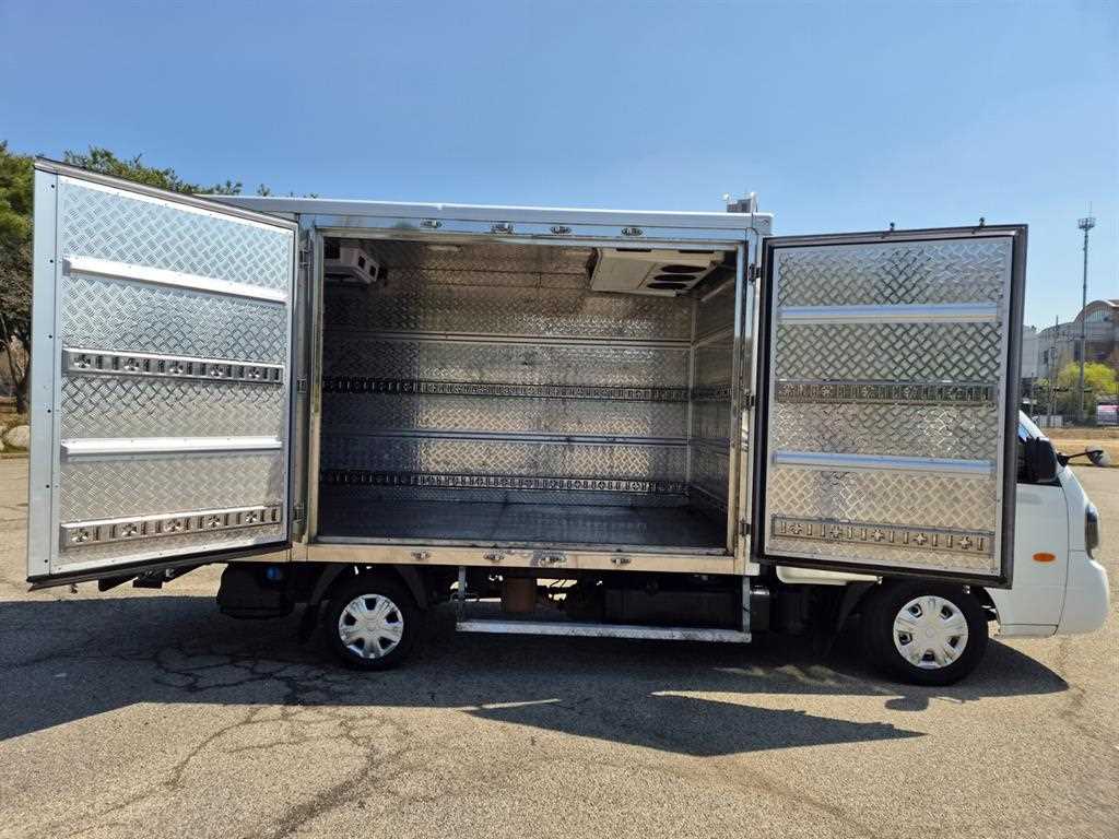 기아 더뉴봉고3 1톤 하이냉동탑 킹캡 초장축 2020년식 주행 239,832km 중고 화물차 상세 이미지 8