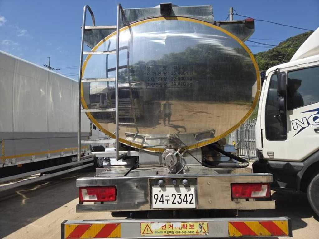 25.5톤 이중보온 스텐 탱크로리 2025년식 주행 99,127km 중고 화물차 홈/탱크로리 상세 이미지 6
