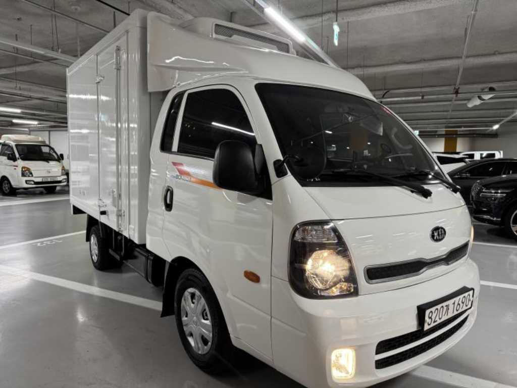 기아 봉고3 1톤 하이냉동탑 수동 2018년식 주행 108,999km 중고 트럭 대표 이미지