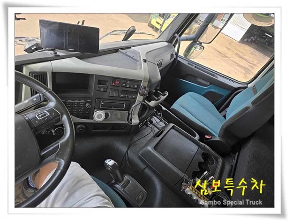볼보 24톤 1+3축 암롤트럭 2018년식 중고 화물차 2018-01 주행 442,490km 상세 이미지 12
