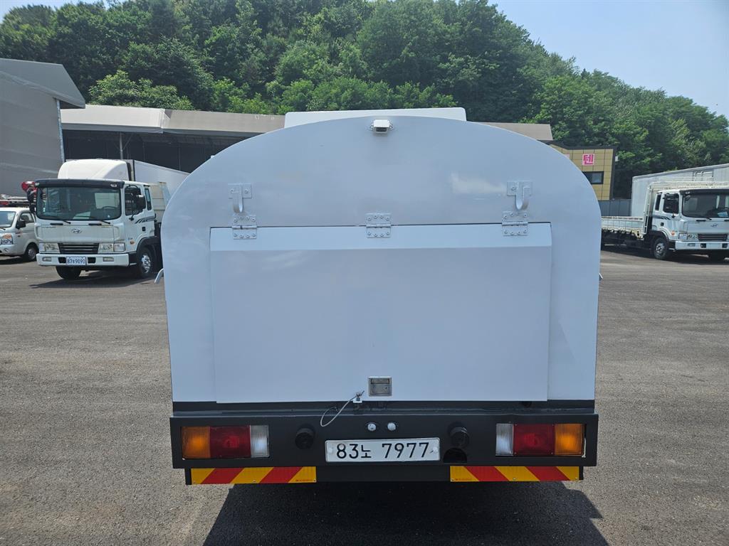 3.5톤 알루미늄 탱크로리 2016년식 주행 352,464km 중고 화물차 홈/탱크로리 상세 이미지 8