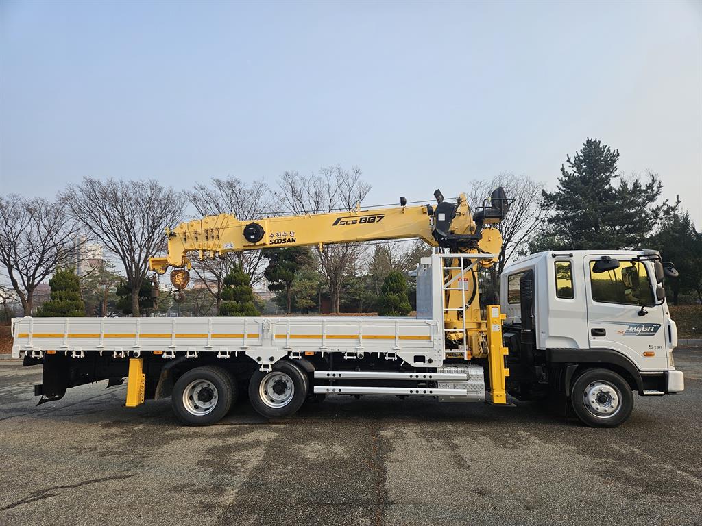 현대 메가트럭 7.5톤 카고크레인 수산887 2020년식 주행 20,301km 중고 화물차 상세 이미지 5