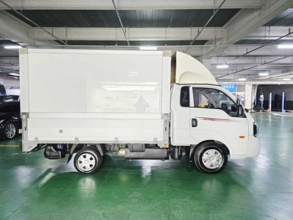 기아 더뉴봉고3 1톤 전동식 윙바디 2022년식 주행 12,207km 중고 화물차 상세 이미지 3