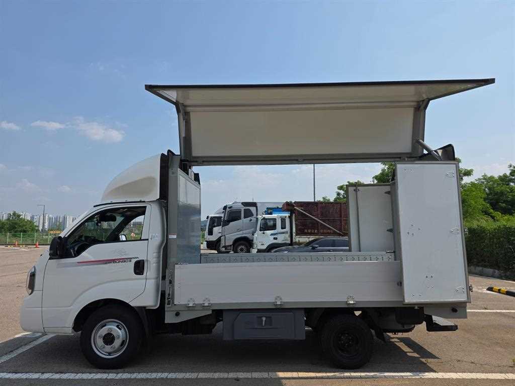기아 봉고3 1.2톤 LPG 전동식 윙바디 2025년식 주행 39,376km 중고 화물차 상세 이미지 9