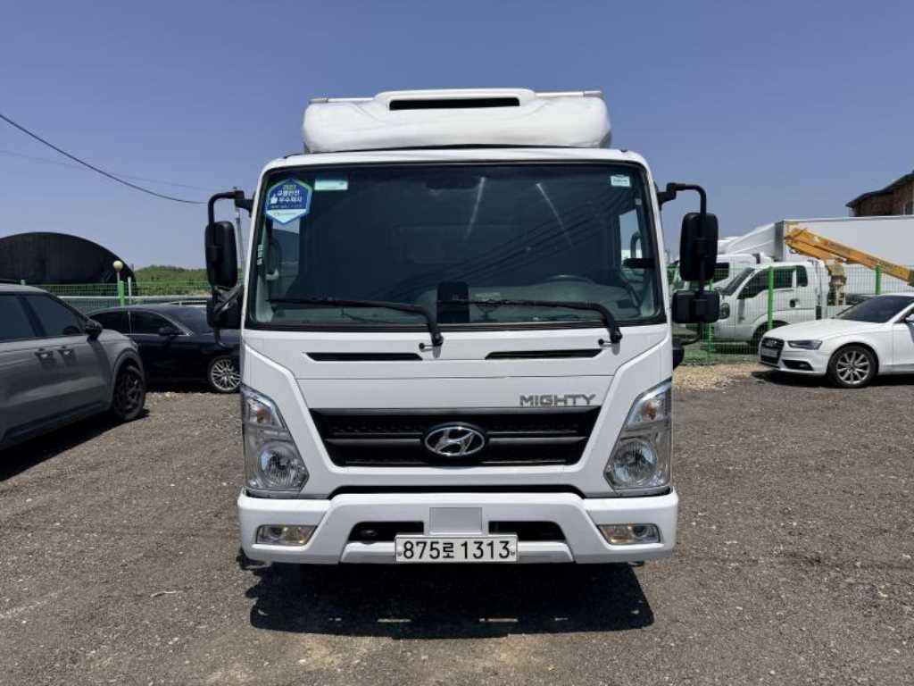 2.5톤 냉동탑 2023년식 주행 332,710km 중고 화물차 대표 이미지